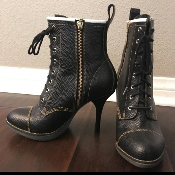 Dr. Martens Shoes - DR. MARTENS AUBRECIA